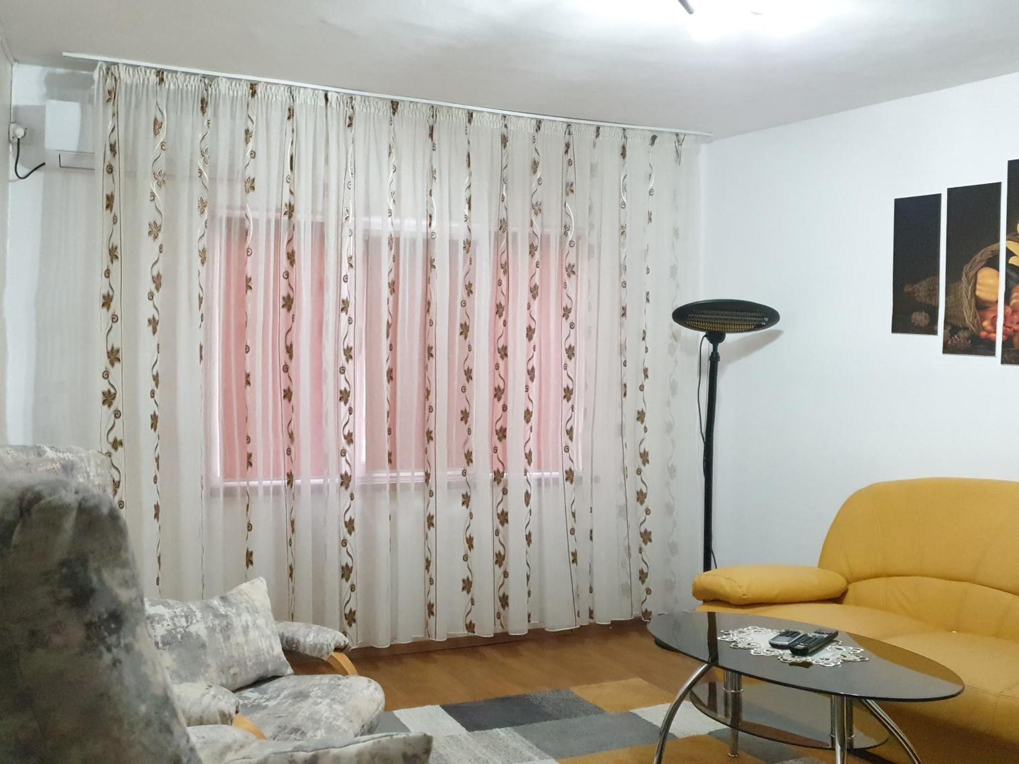 Elena Apartment โอร์โชวา ภายนอก รูปภาพ